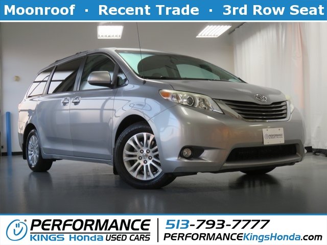 Pre Owned 2011 Toyota Sienna Xle Mini Van Passenger In Bs132934